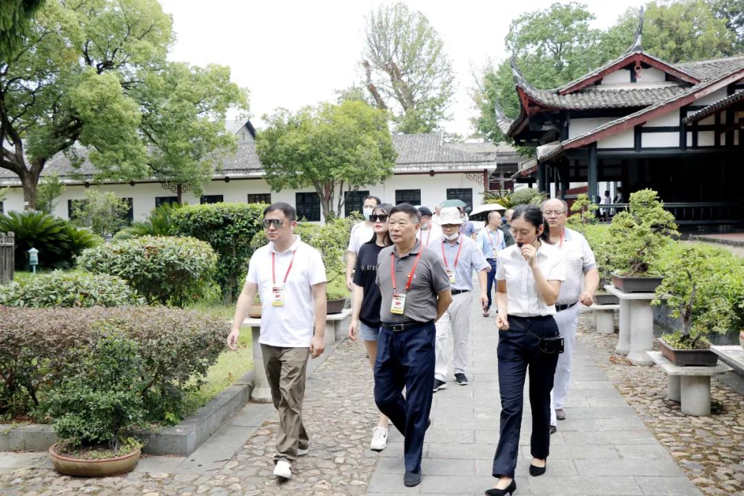 赣州市赣商联合会党支部与共联共建单位开展“重温历史 振奋精神 永远跟党走”联建共建党建学习活动