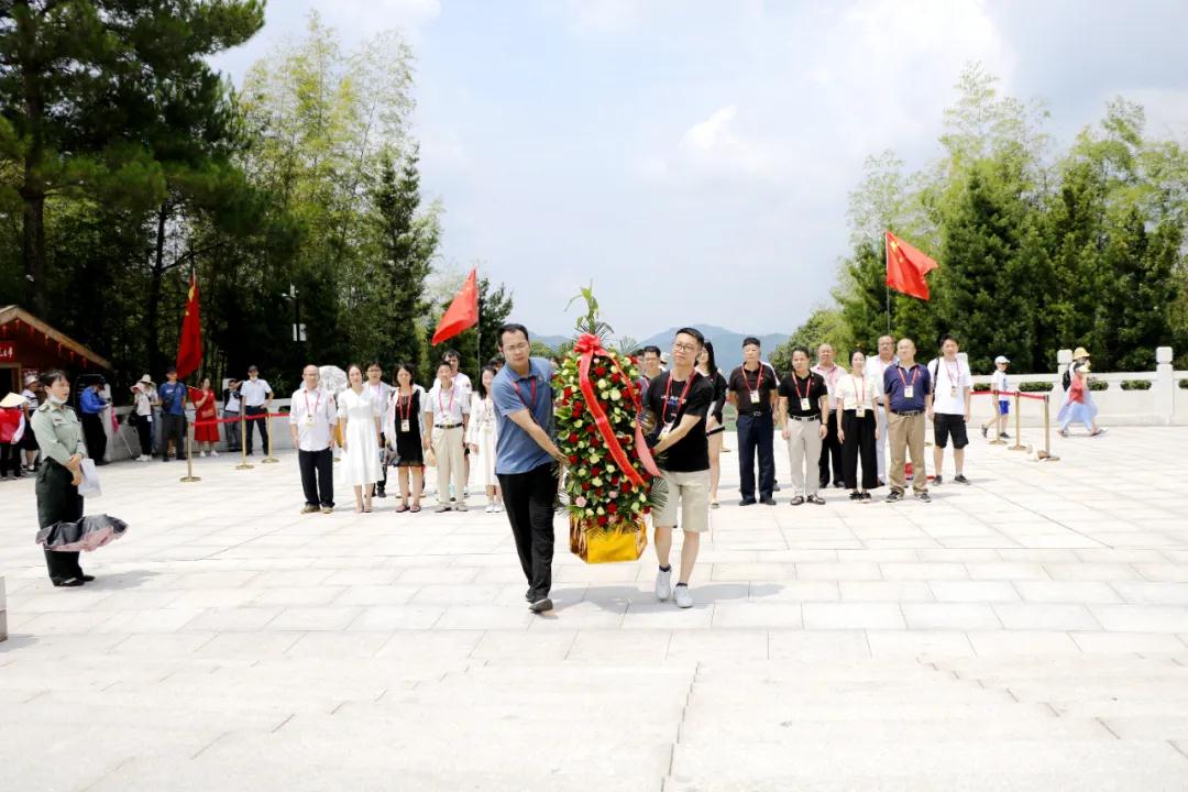 赣州市赣商联合会党支部与共联共建单位开展“重温历史 振奋精神 永远跟党走”联建共建党建学习活动