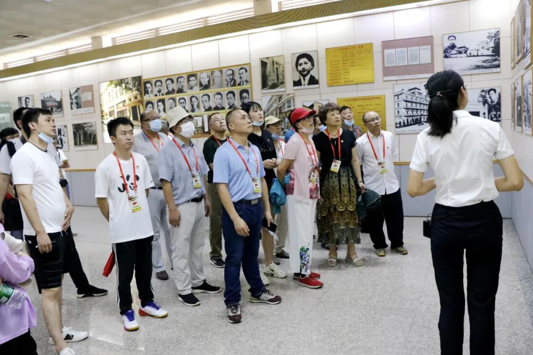 赣州市赣商联合会党支部与共联共建单位开展“重温历史 振奋精神 永远跟党走”联建共建党建学习活动